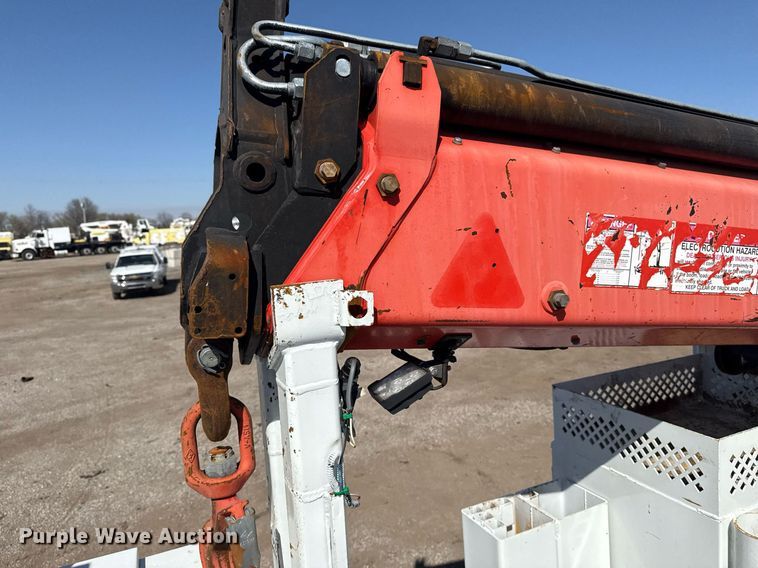 image for item EG2644 2009 International 7500 Crew Cab crane truck