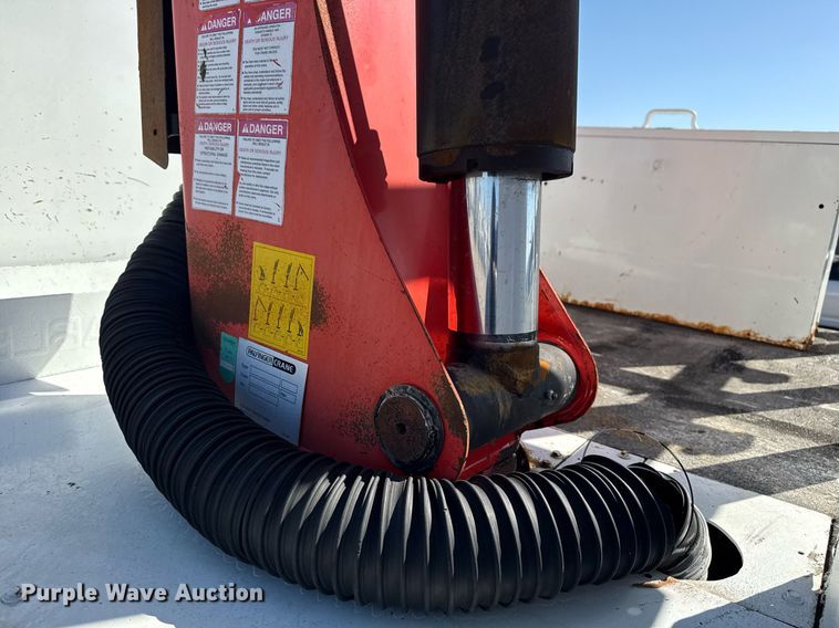 image for item EG2644 2009 International 7500 Crew Cab crane truck