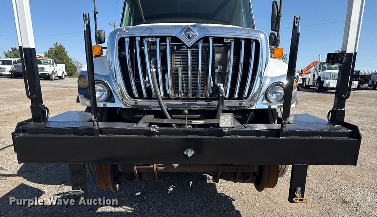 image for item EG2644 2009 International 7500 Crew Cab crane truck