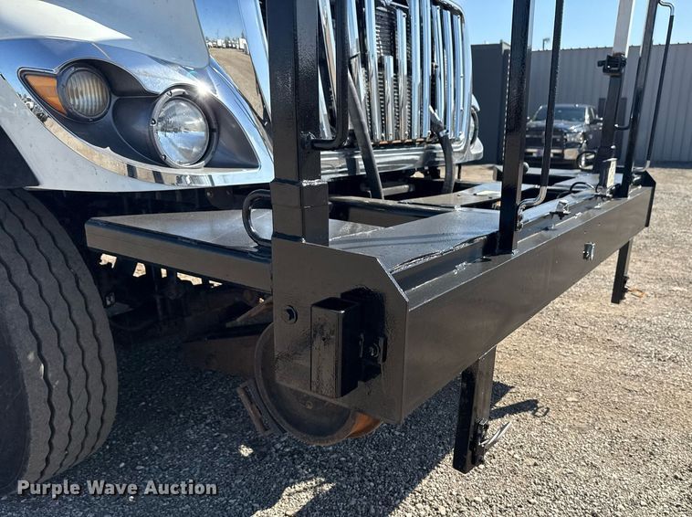 image for item EG2644 2009 International 7500 Crew Cab crane truck