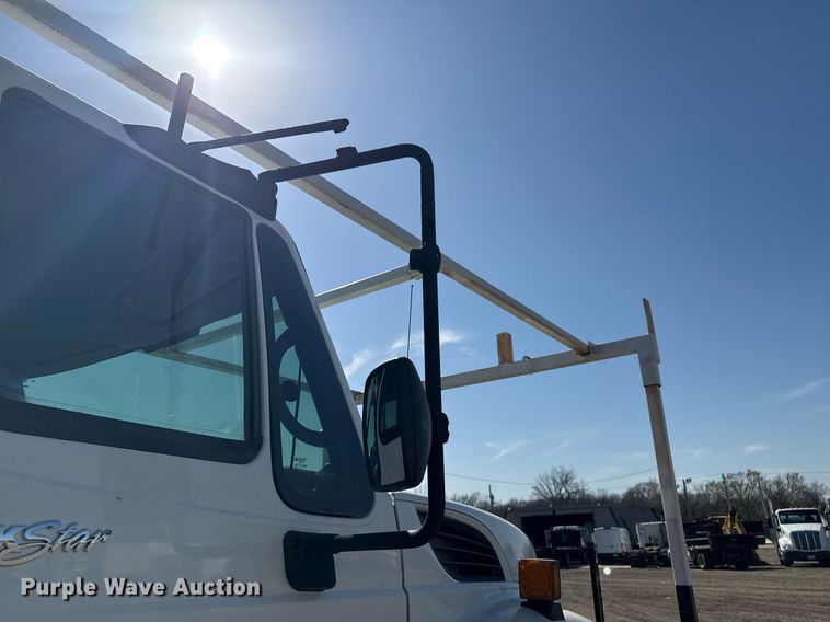 image for item EG2644 2009 International 7500 Crew Cab crane truck