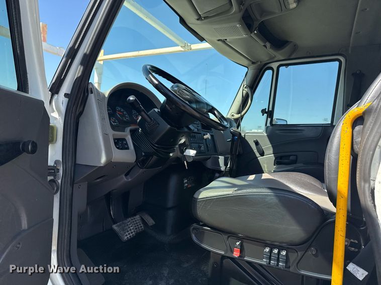 image for item EG2644 2009 International 7500 Crew Cab crane truck