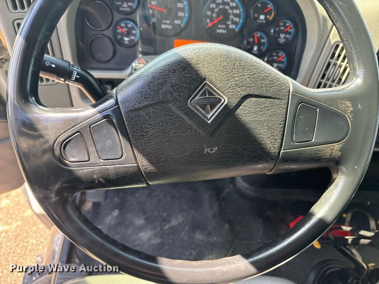 image for item EG2644 2009 International 7500 Crew Cab crane truck