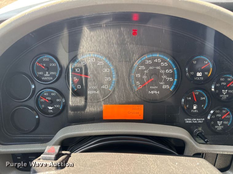 image for item EG2644 2009 International 7500 Crew Cab crane truck