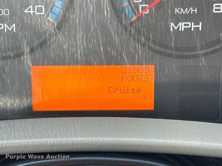 image for item EG2644 2009 International 7500 Crew Cab crane truck