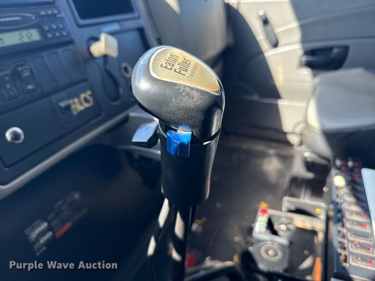 image for item EG2644 2009 International 7500 Crew Cab crane truck