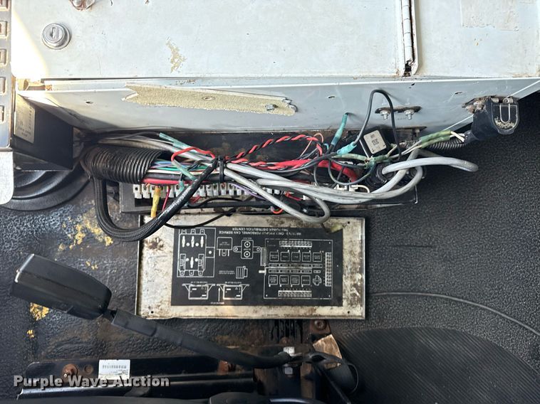 image for item EG2644 2009 International 7500 Crew Cab crane truck