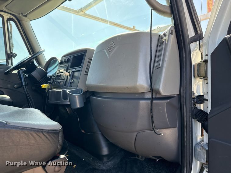 image for item EG2644 2009 International 7500 Crew Cab crane truck