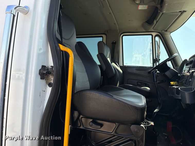 image for item EG2644 2009 International 7500 Crew Cab crane truck