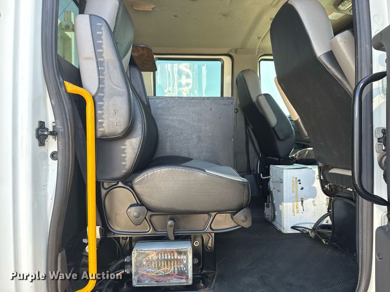 image for item EG2644 2009 International 7500 Crew Cab crane truck