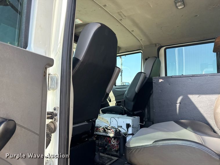 image for item EG2644 2009 International 7500 Crew Cab crane truck