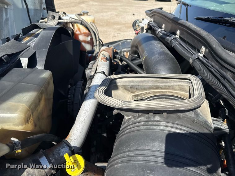 image for item EG2644 2009 International 7500 Crew Cab crane truck