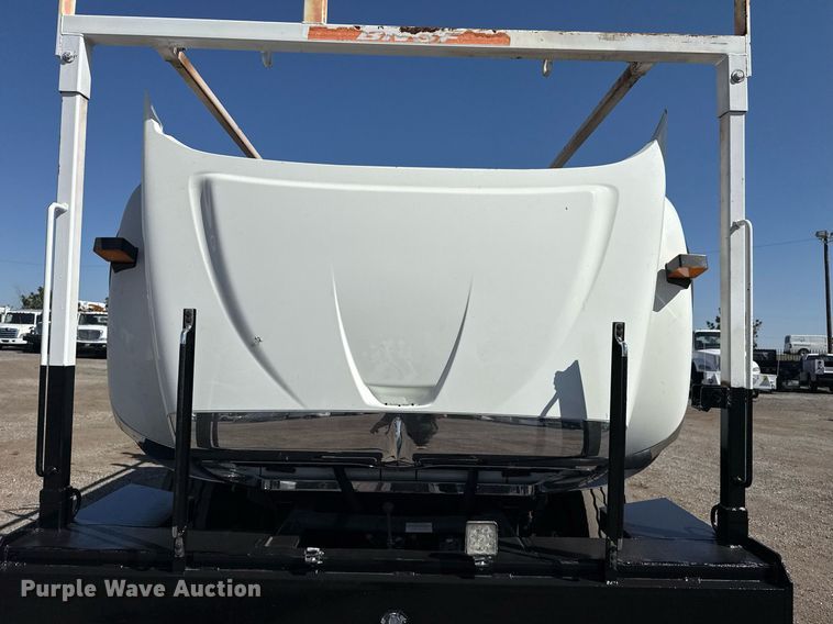 image for item EG2644 2009 International 7500 Crew Cab crane truck