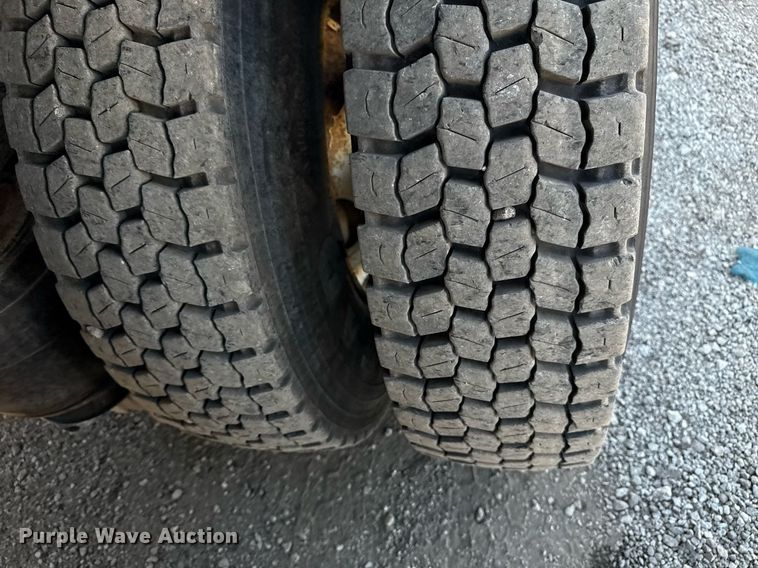 image for item EG2644 2009 International 7500 Crew Cab crane truck