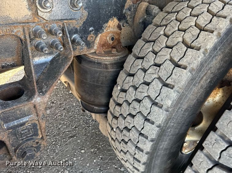 image for item EG2644 2009 International 7500 Crew Cab crane truck