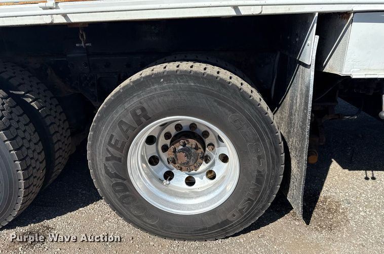 image for item EG2644 2009 International 7500 Crew Cab crane truck