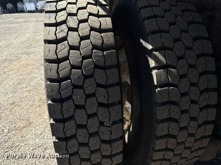 image for item EG2644 2009 International 7500 Crew Cab crane truck