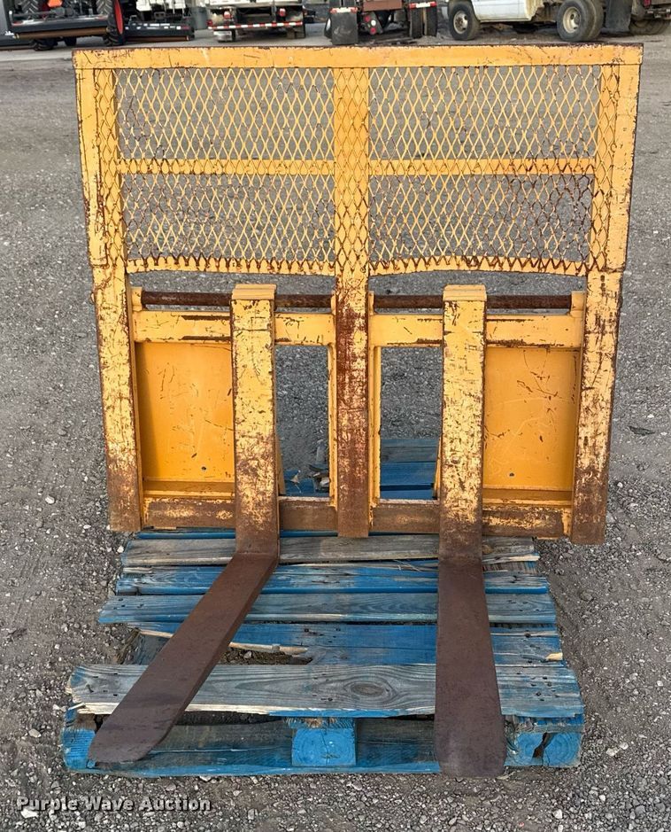 image for item EG2646 Skid steer forks