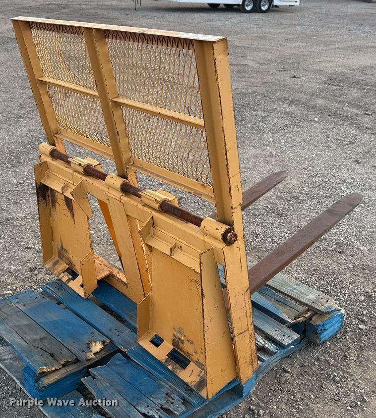 image for item EG2646 Skid steer forks