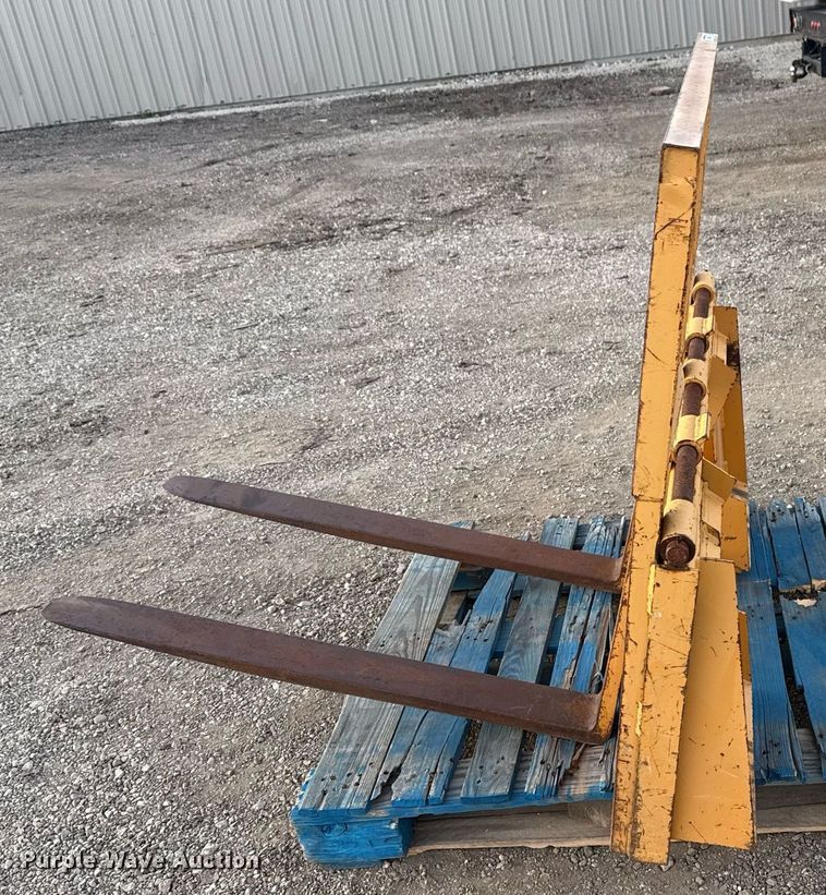 image for item EG2646 Skid steer forks