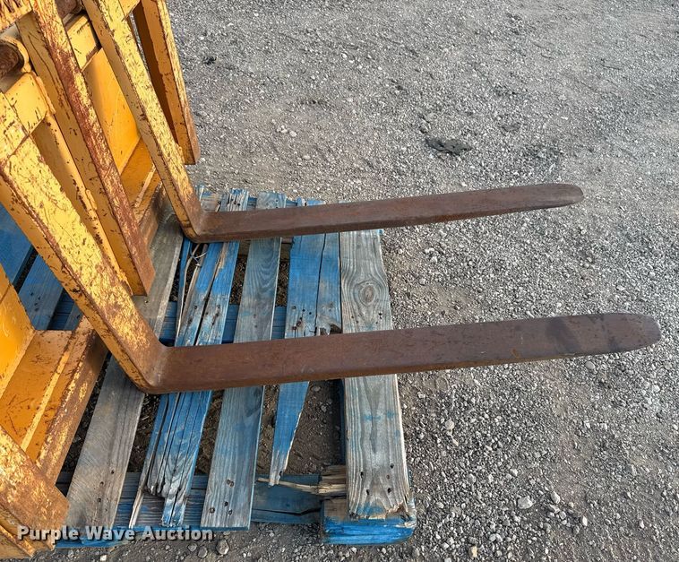 image for item EG2646 Skid steer forks