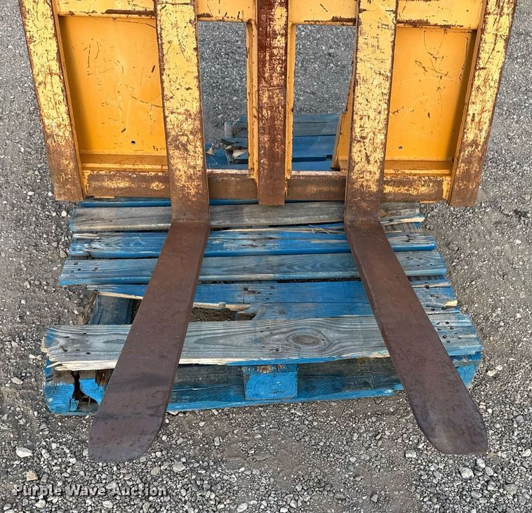 image for item EG2646 Skid steer forks