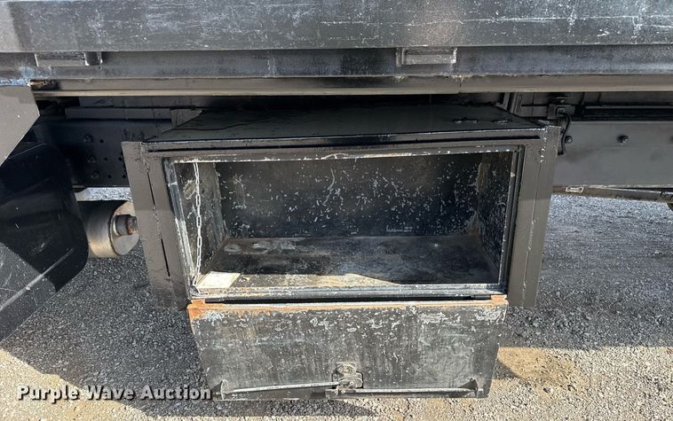 image for item EG2653 2000 Chevrolet C6500 dump truck