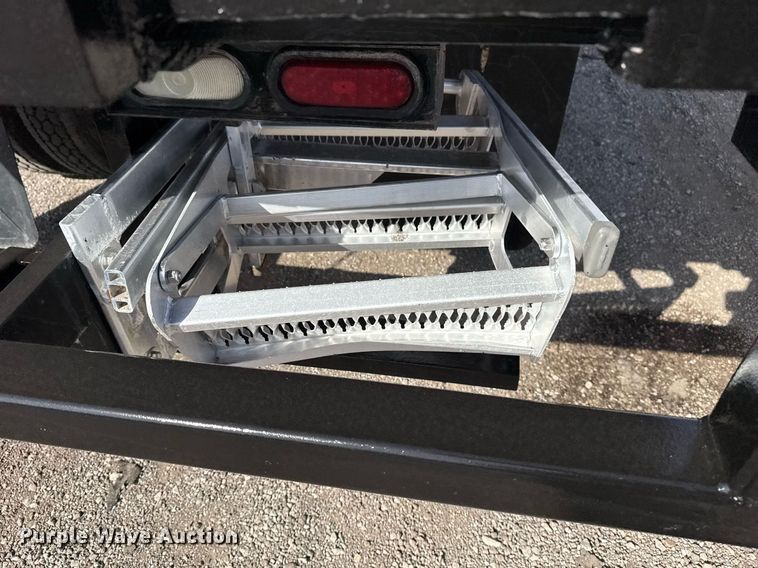 image for item EG2653 2000 Chevrolet C6500 dump truck