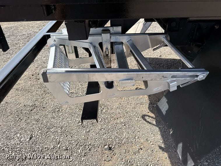 image for item EG2653 2000 Chevrolet C6500 dump truck