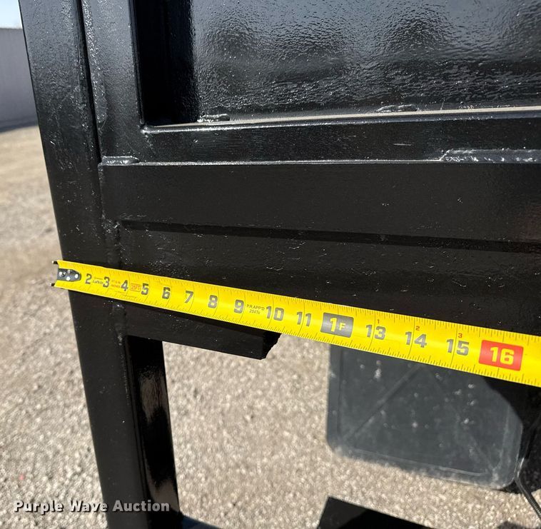 image for item EG2653 2000 Chevrolet C6500 dump truck