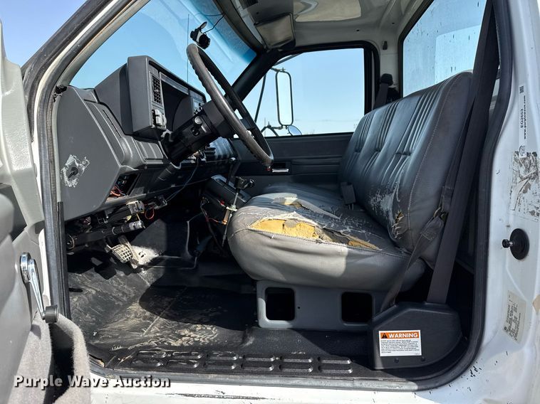 image for item EG2653 2000 Chevrolet C6500 dump truck