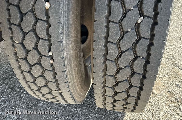 image for item EG2653 2000 Chevrolet C6500 dump truck