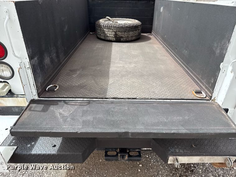 image for item EG2657 2016 Chevrolet Silverado 2500HD Double Cab utility bed pickup truck