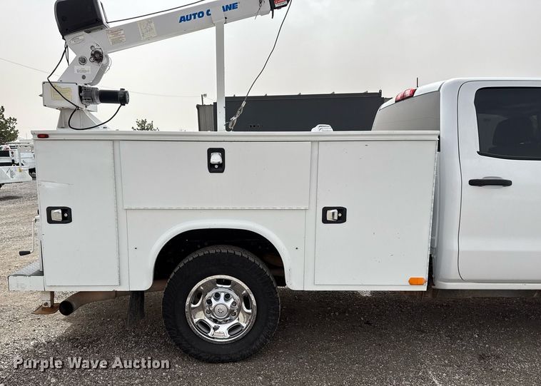 image for item EG2657 2016 Chevrolet Silverado 2500HD Double Cab utility bed pickup truck