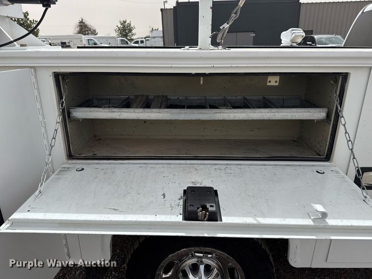 image for item EG2657 2016 Chevrolet Silverado 2500HD Double Cab utility bed pickup truck