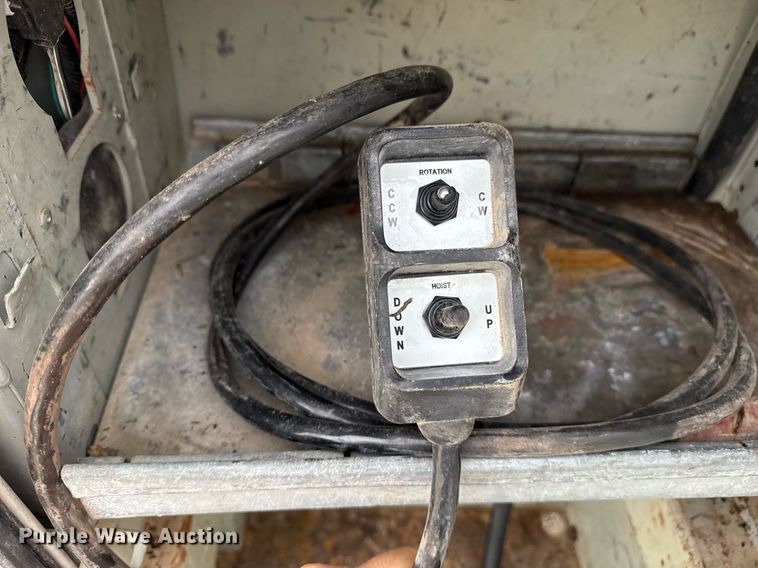 image for item EG2657 2016 Chevrolet Silverado 2500HD Double Cab utility bed pickup truck