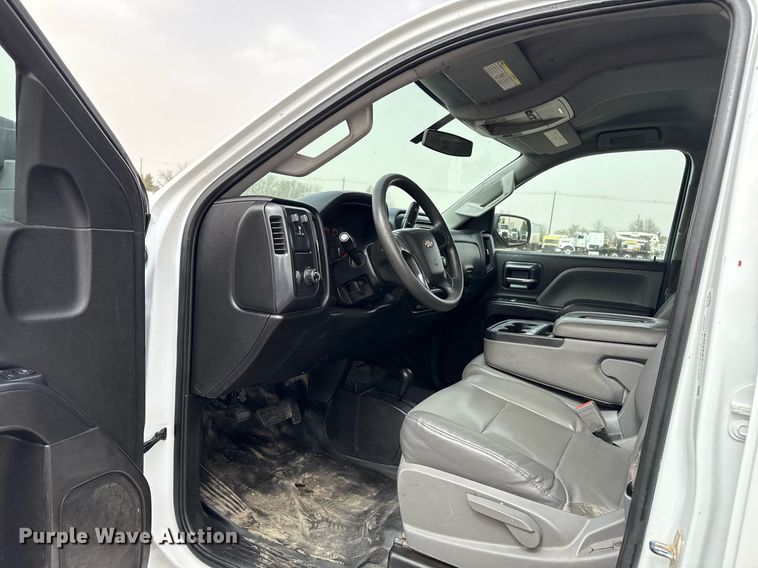 image for item EG2657 2016 Chevrolet Silverado 2500HD Double Cab utility bed pickup truck