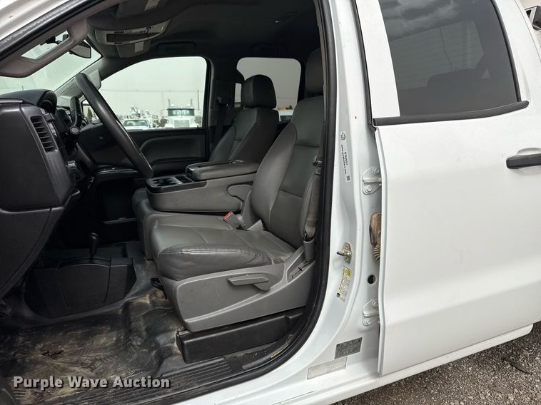 image for item EG2657 2016 Chevrolet Silverado 2500HD Double Cab utility bed pickup truck