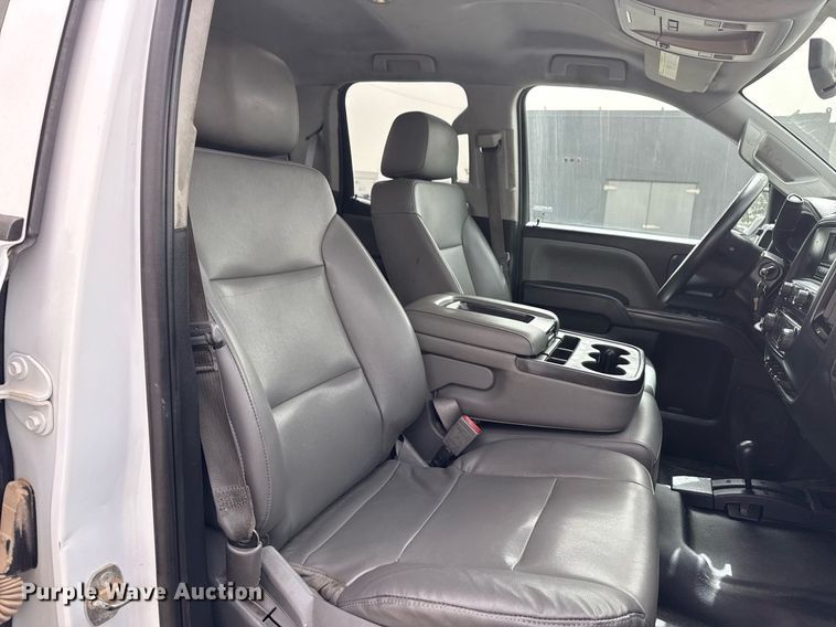 image for item EG2657 2016 Chevrolet Silverado 2500HD Double Cab utility bed pickup truck