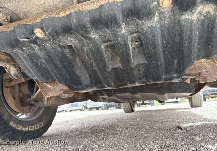 image for item EG2657 2016 Chevrolet Silverado 2500HD Double Cab utility bed pickup truck