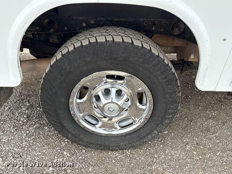 image for item EG2657 2016 Chevrolet Silverado 2500HD Double Cab utility bed pickup truck