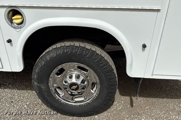 image for item EG2657 2016 Chevrolet Silverado 2500HD Double Cab utility bed pickup truck