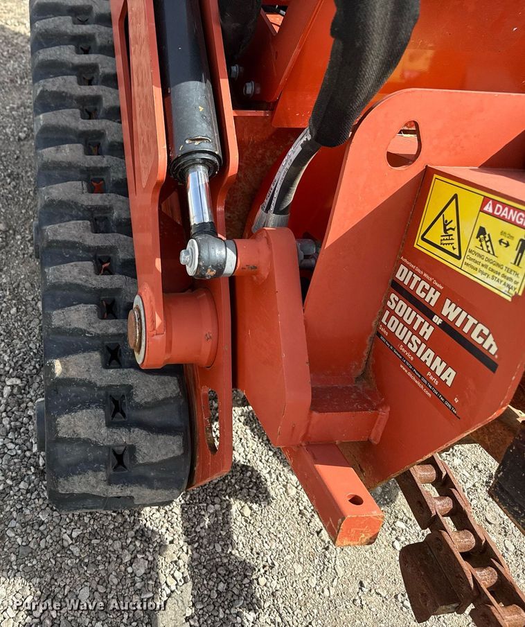image for item EG2659 2018 Ditch Witch C16X trencher