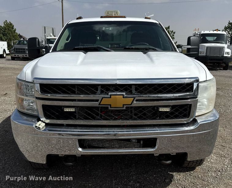 image for item EG2660 2012 Chevrolet Silverado 2500HD Ext. Cab utility bed pickup truck