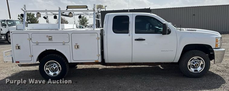image for item EG2660 2012 Chevrolet Silverado 2500HD Ext. Cab utility bed pickup truck