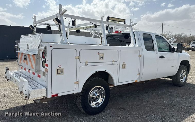 image for item EG2660 2012 Chevrolet Silverado 2500HD Ext. Cab utility bed pickup truck