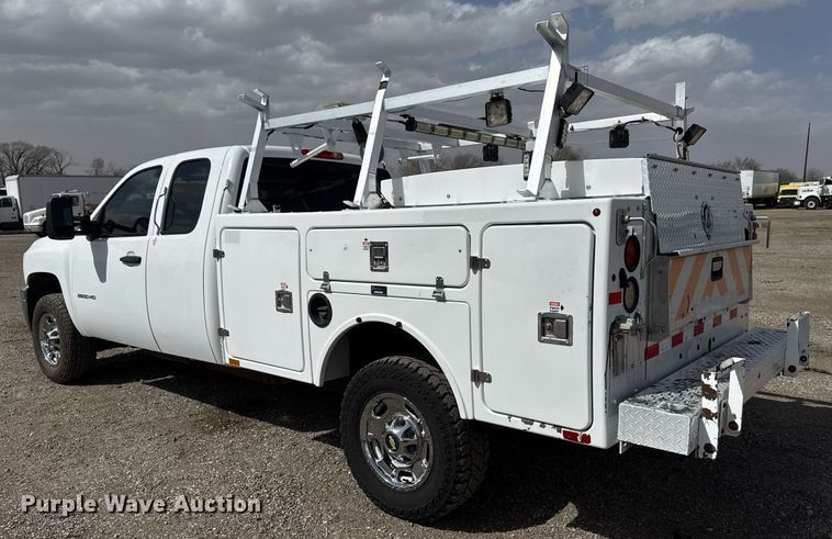 image for item EG2660 2012 Chevrolet Silverado 2500HD Ext. Cab utility bed pickup truck