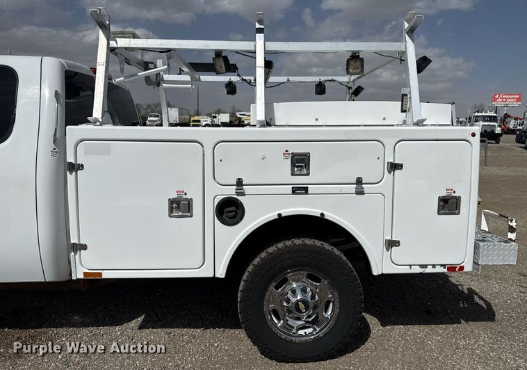 image for item EG2660 2012 Chevrolet Silverado 2500HD Ext. Cab utility bed pickup truck