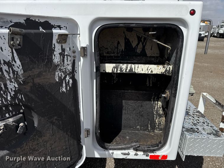 image for item EG2660 2012 Chevrolet Silverado 2500HD Ext. Cab utility bed pickup truck