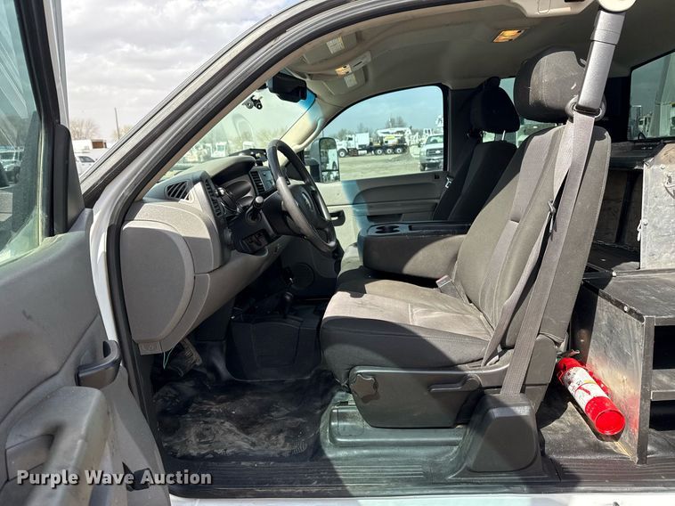 image for item EG2660 2012 Chevrolet Silverado 2500HD Ext. Cab utility bed pickup truck